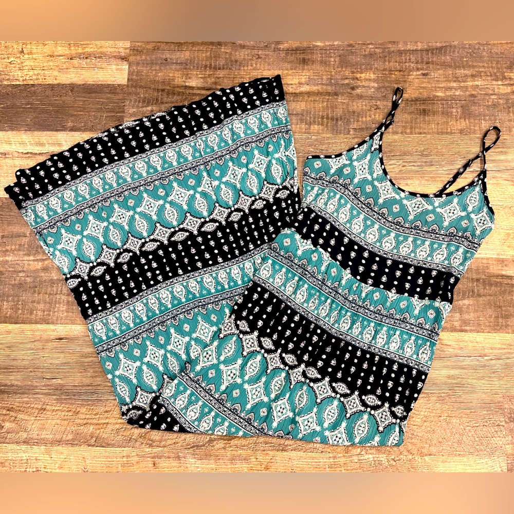 Maxi dress Juniors size Large Pink Republic (from Kohls) New - Never worn.